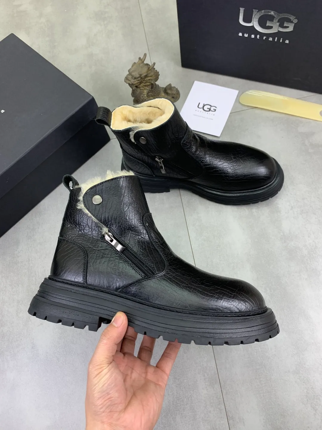 Men's men's shoes 💰P660 New arrival 🆕🆕🆕 IUGGI Men's British retro Martin boots Winter new men's outdoor hiking boots First layer of cowhide on the outside and wool on the inside Comfortable and warm Rubber sole sole Non-slip and firm Trendy and fashionable Casual and versatile Size: 38-44 (45 customized) Color: three colors